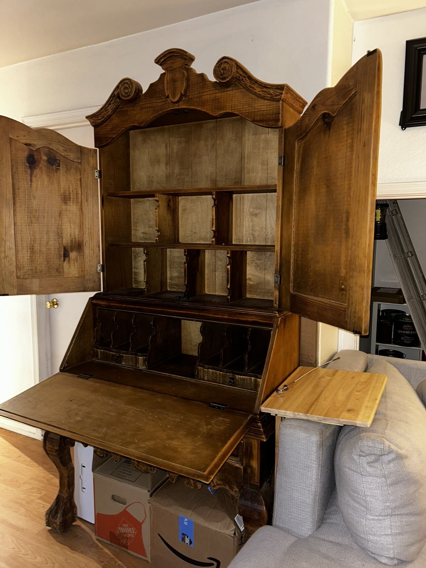 Secretary/display/desk