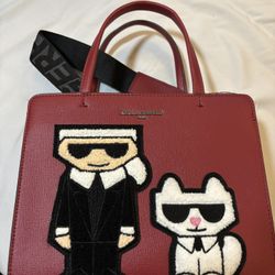 💼 Designer Alert! Karl Lagerfeld Tote w/ Karl & Choupette – $180 OBO 🔥 Like New, Must-Have Look! 🖤