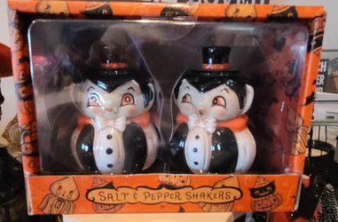 Johanna Parker Halloween Vampire Salt & Pepper Shakers Set