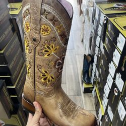 womens western boots