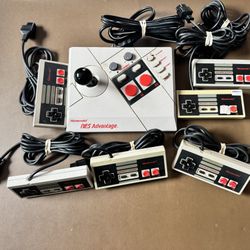 $70 7 Original NES Controllers 1 NES-026 Advantage And 6 NES-004  All For Parts