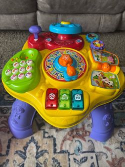 VTech Magic Star Learning Table-portable