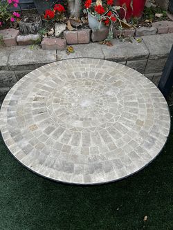 Round Table