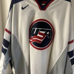 USA Hockey Jersey Nike Jersey Size 56 XL Men’s DiPietro Jersey NHL NBA NFL MLB Nike Supreme Sports Vintage Fashion