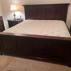 6pc King Bedroom Set- Headboard Dressers Nightstands