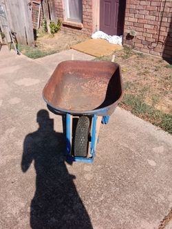 Wheel barrow
