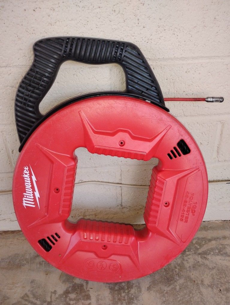 Milwaukee 100 Foot Polyester Fish Tape w/ Flexible Metal Leader
