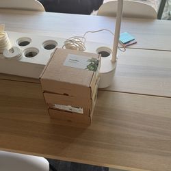 Click and grow seed pod- indoor hydro machine