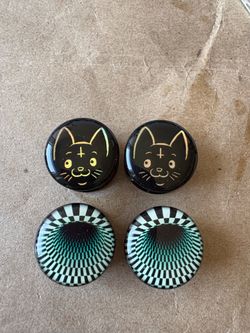 2 Sets of Plugs