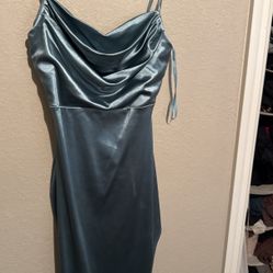 medium dress with slit