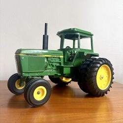 John Deere Tractor 1/16 Diecast – Made in USA