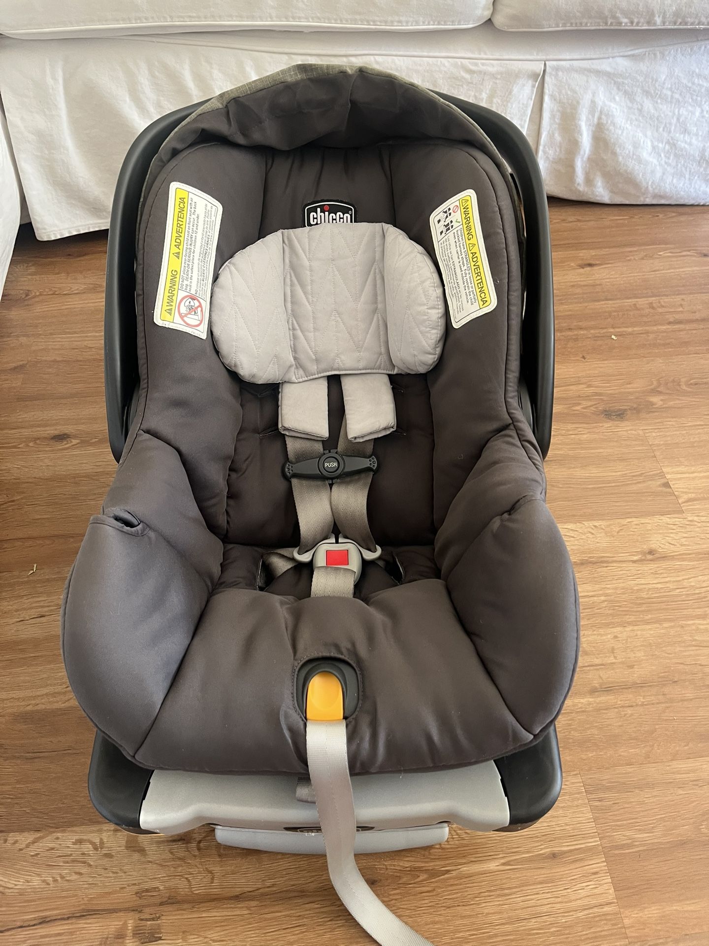Chicco KeyFit 30 Infant Car Seat – Like New