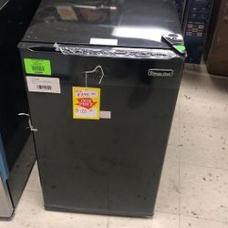 Magic Chef Mini Fridge CKK0