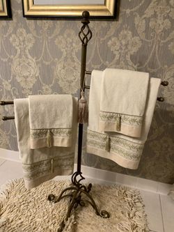 Towel rack