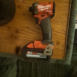 MILWAUKEE FUEL M-18 BRUSHLESS IMPACT DRILL