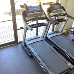 NordicTrack Commercial 2450 Folding Treadmill With ONLY 128 Miles On It