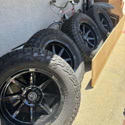 35x12.50r20 Falken Wildpeak At3w And Icon Wheels 