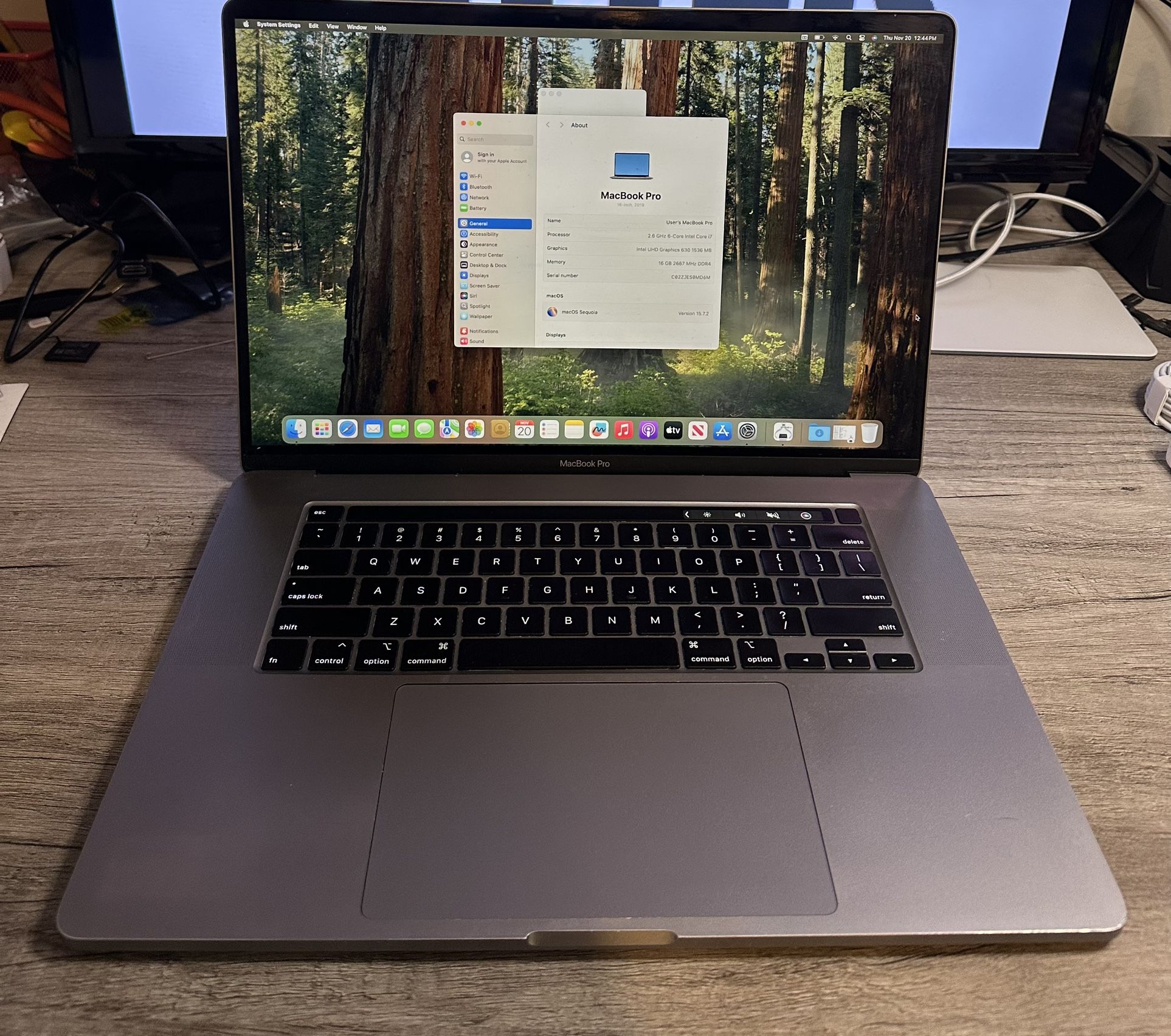 2019 16” MacBook Pro: 2.6Ghz 6 Core I7, 16GB, 512GB SSD