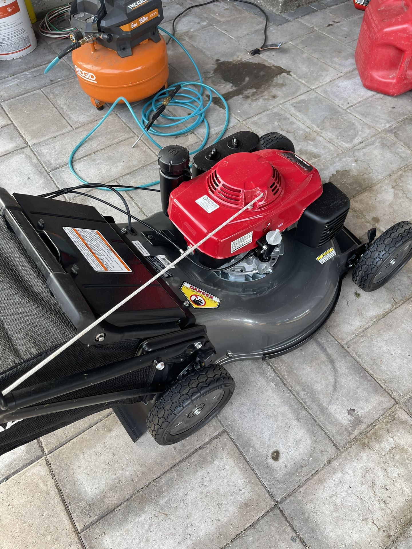 Brand New honda commercial mower no Hard To Find! Hurry Up