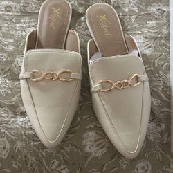 Grace Lynn Ivory Flats Size 11