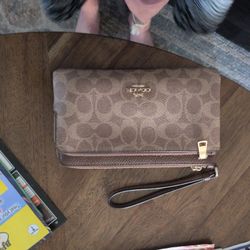 Coach 2 Zipper Hand Wallet