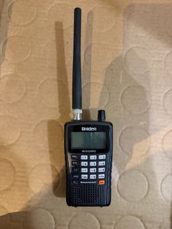 Uniden Bearcat BCD325P2 Digital Handheld  Scanner