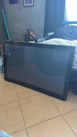 Free older model Panasonic TV