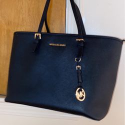 Micheal Kors 👜 Handbag