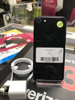 Factory unlocked iPhone 8 256gb , store warranty