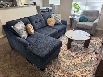 Modern Navy Blue Sectional Couch w/ Chaise – Excellent Condition