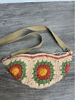 Crossbody 12”x 5 1/4” Lined Zippered Adjustable Strap Bag Crochet