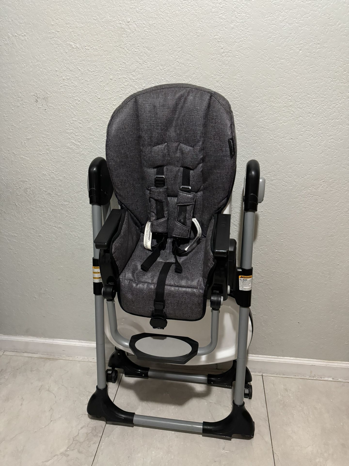 Baby trend High Chair
