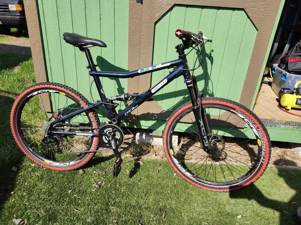 GT I-Drive 4 4.0 27inch Dual Suspension Mountian Bike 