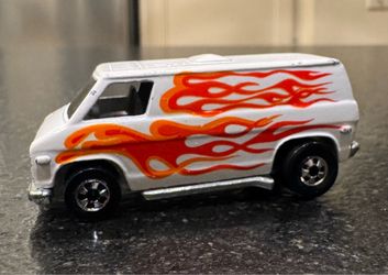 Hot Wheels 1974 Dodge Van 1:64 Diecast White Orange Flames Unspun Vintage