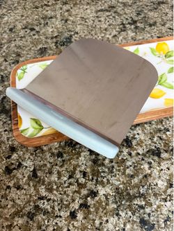 Cake lifter