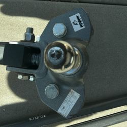 Weight distribution hitch Center line TS  Trunion bar