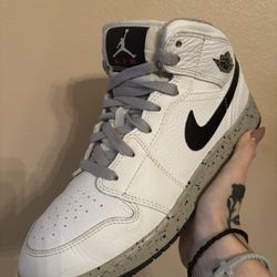 Air Jordan 1 Retro Mid GS 'White Cement'