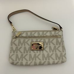 Michael Kors purse clutch