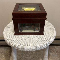 Mr. Christmas Gold Label Animated Concertina with 50 Christmas carols