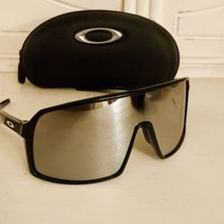 New Oakley Sutro With Changeable Lenses