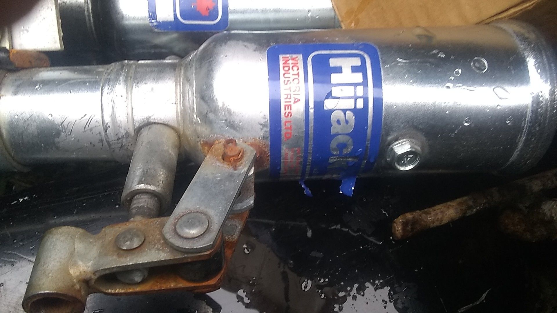 Hijacker lift I have four jacks for a camper near pretty much brand new