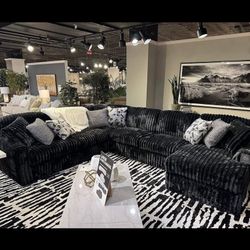 Brand New Ashley Midnight Madness Elegant Sectional 