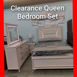 ✨ Queen Bedroom Set (CLEARANCE ITEM)