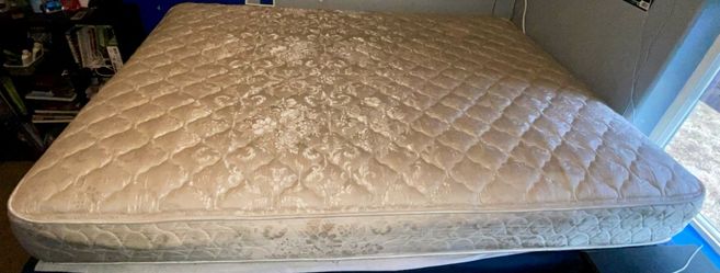 Queen mattress & boxspring