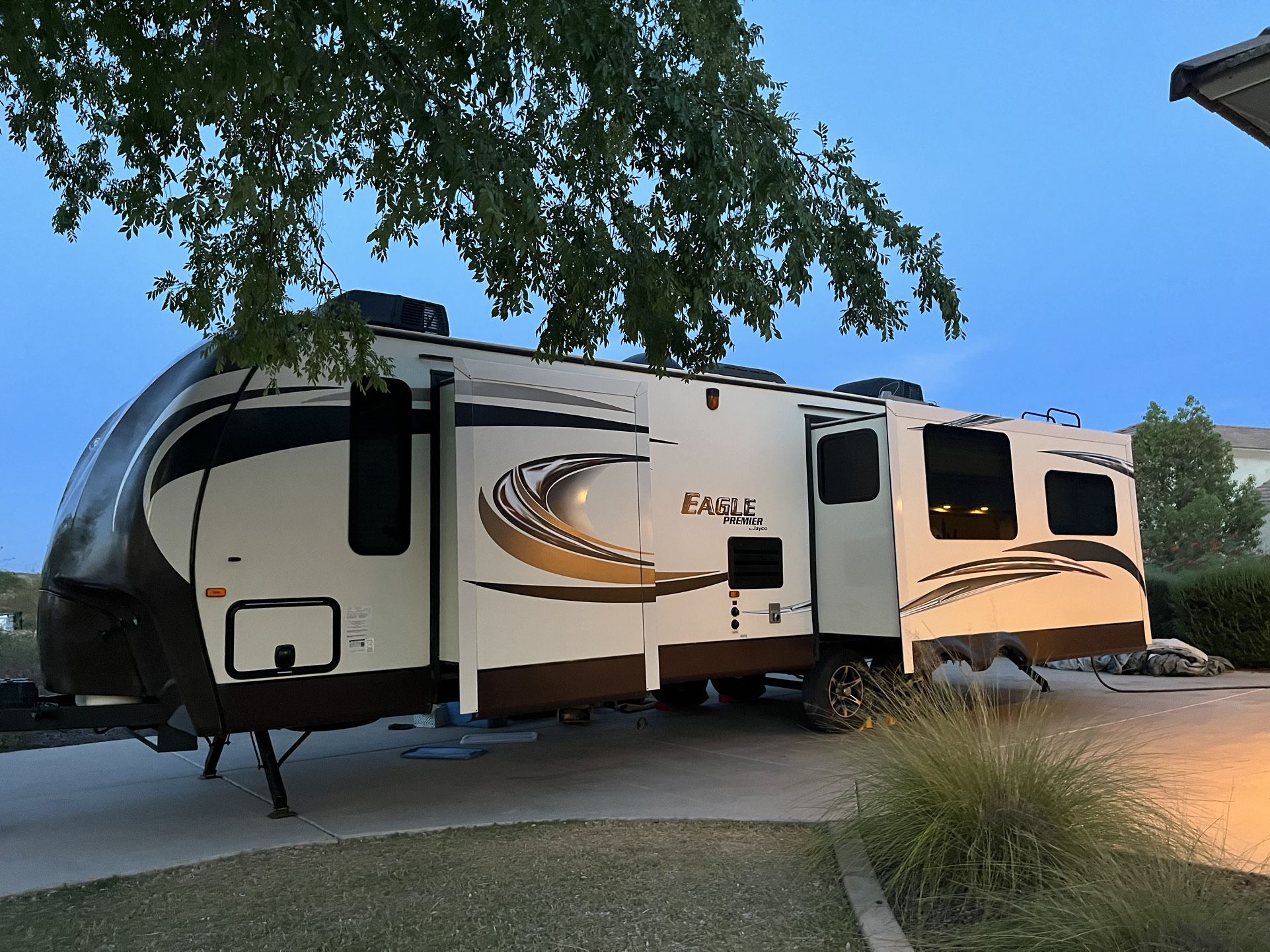 2015 Jayco Eagle Premier 318RETS
