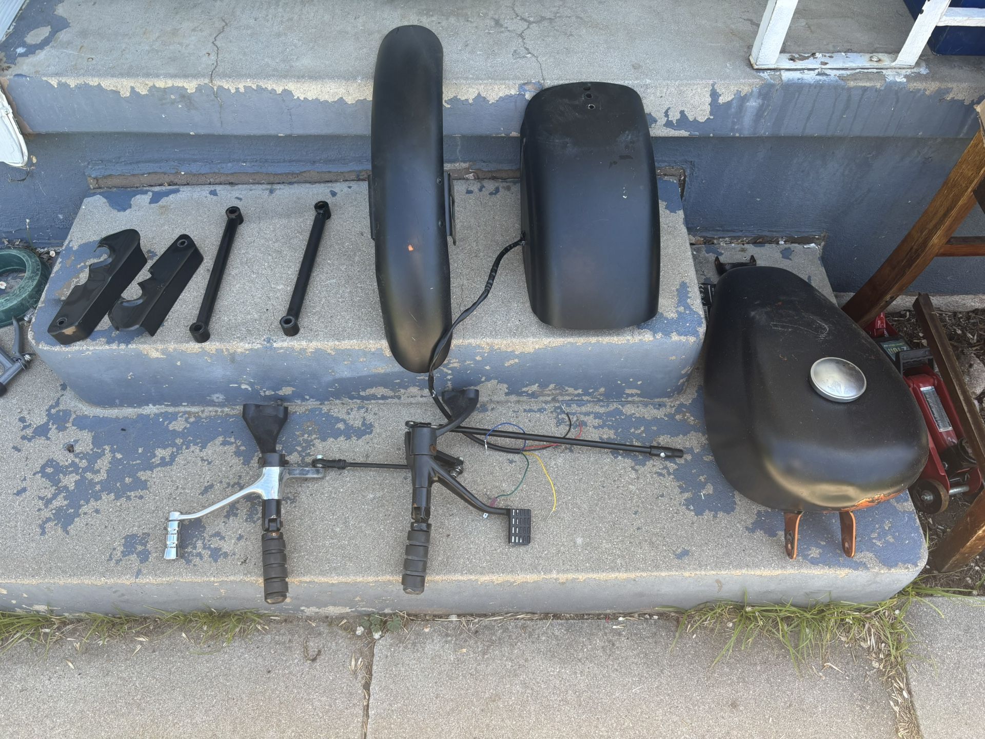 For Sale R Trade Sportster Gas Tank Finders To Make It A Bobber Seats And Parts Gas 