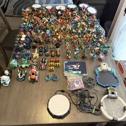 HUGE Skylanders Lot 170+ Figures WORKING GREAT