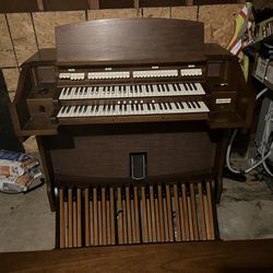 Allen Digital Computer Organ 