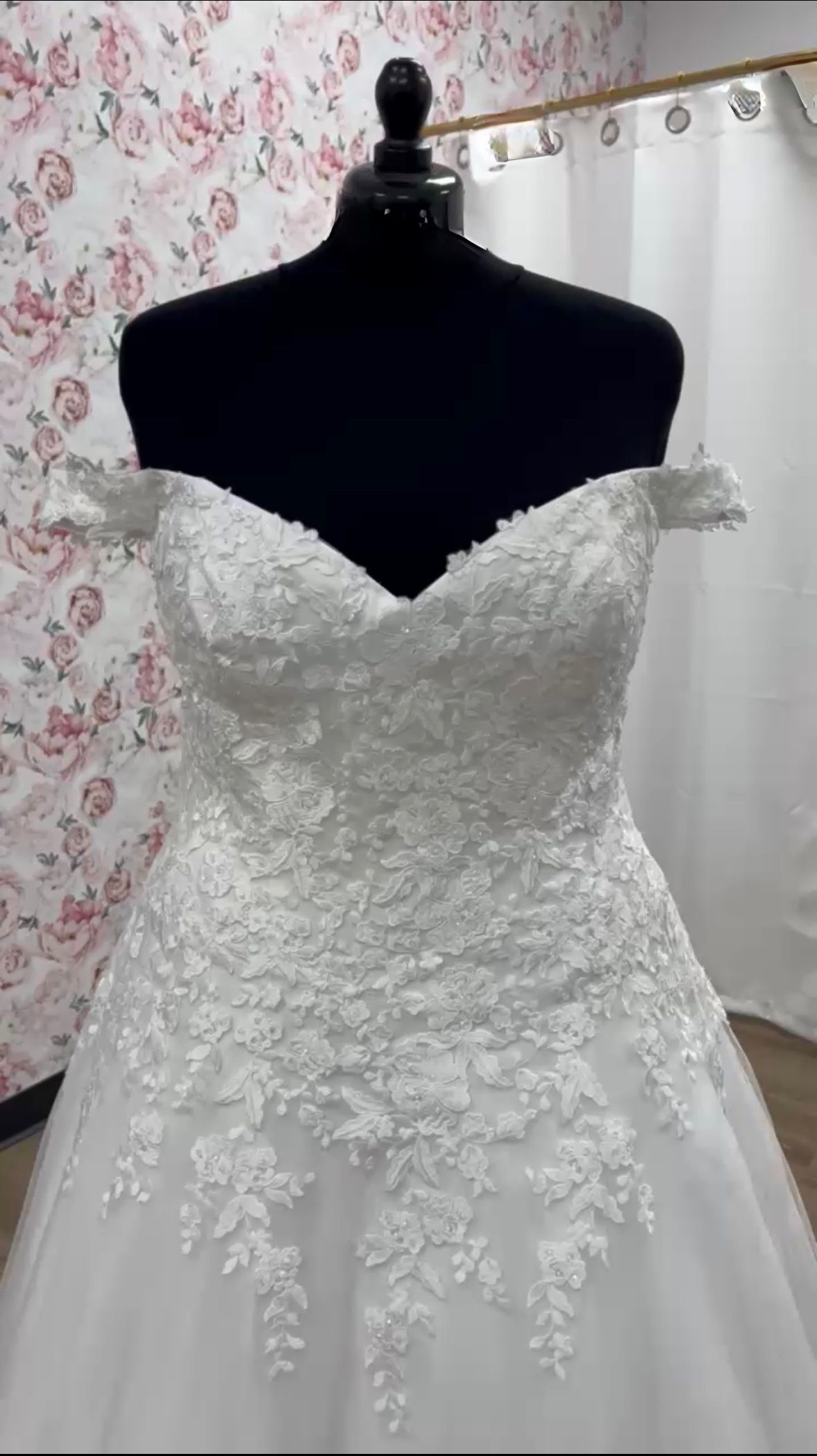 New Wedding Dress: Flower