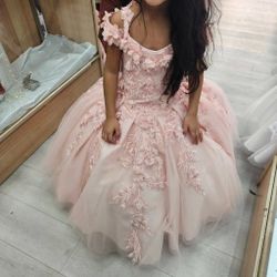 Gowns/Party Dress Girls Size 10 And 5. Used For A Couple Hours Only.